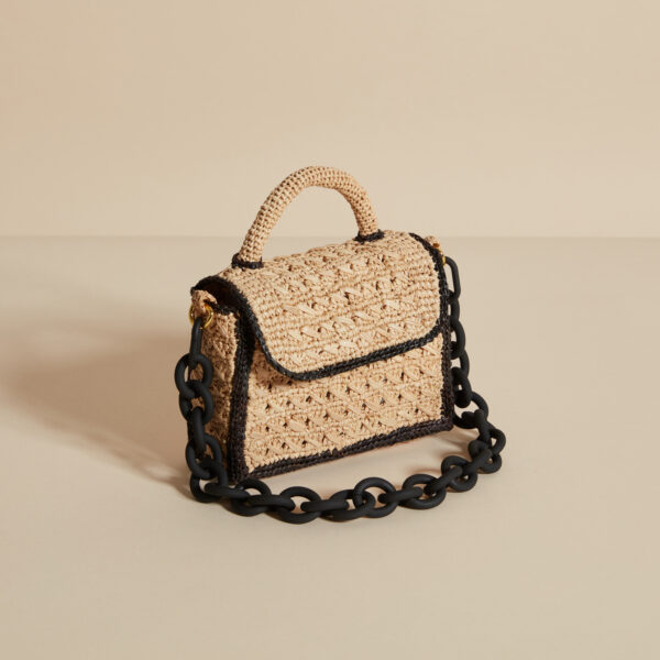 Natural raffia bag with chain strap in black